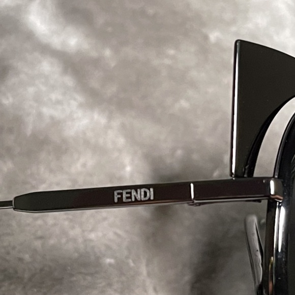 Fendi *BRAND NEW*Sunglasses Mirrored/Gunmetal Grey - Picture 3 of 7